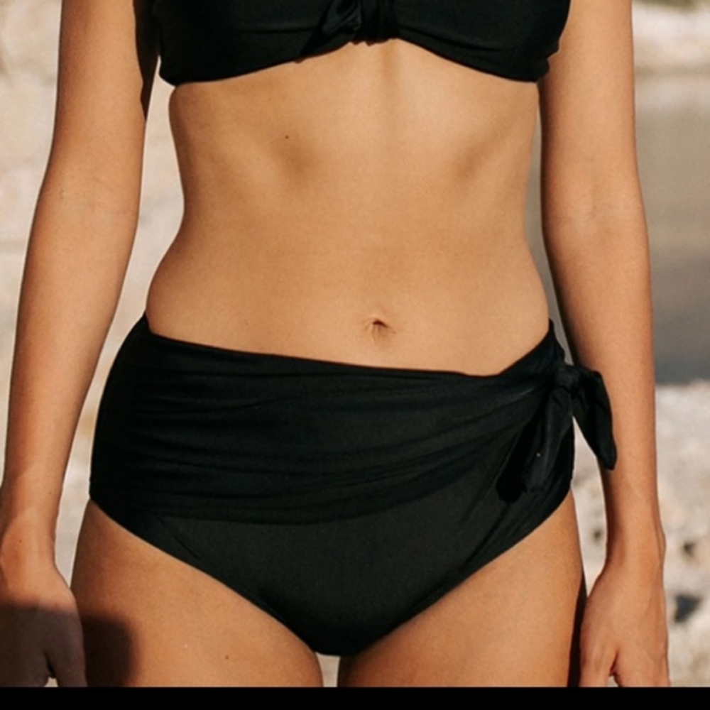 SOLD NWOT black side tie bottoms